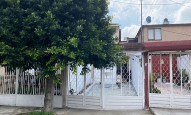 Venta de Oportunidad: casa muy bonita en Cuautitlán Izcalli, recién mantenimiento general y bien iluminada