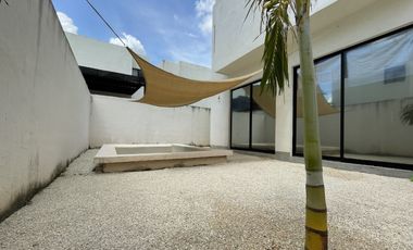 Casa en Privada al Poniente de Mérida