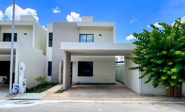 Casa en Privada al Poniente de Mérida