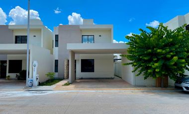 Casa en Privada al Poniente de Mérida