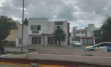 Venta de plaza comercial