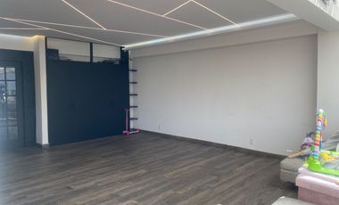 CASA EN RENTA EN TECAMACHALCO EN CALLE CON VIGILANCIA 24/7