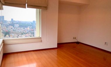 Venta departamento en Lomas Country, rodeado de naturaleza, luz y tranquilidad. Un espacio amplio y sofisticado con amenidades de primer nivel.