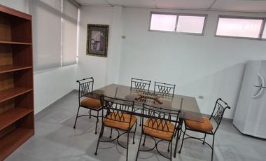 Suite Amoblada en Alquiler en Miraflores, 1 Habitación, 2 Baños, Garaje, Norte de Guayaquil.