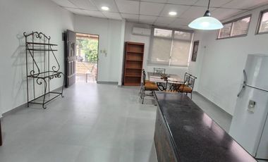 Suite Amoblada en Alquiler en Miraflores, 1 Habitación, 2 Baños, Garaje, Norte de Guayaquil.