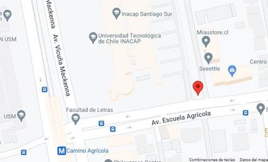 Estacionamiento al lado del metro Agricola