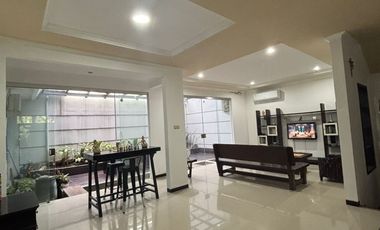Disewakan Rumah Citraland Utama