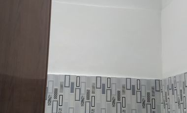 Disewakan Kontrakan Baru Renov di Jl. Bintara – Luas 35 m², 3 Partisi, Listrik Token