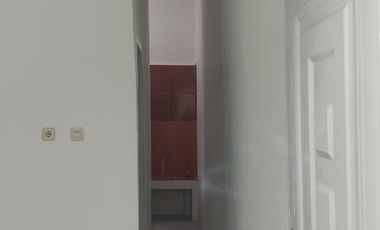 Disewakan Kontrakan Baru Renov di Jl. Bintara – Luas 35 m², 3 Partisi, Listrik Token