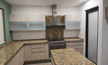 Da Vinci cumbres del Lago Juriquilla Preciosa casa en renta en condominio cotizado (casas diferentes diseño) 3 recamaras principal vestidor grande, 3 baños, sala de tv, sala comedor amplios con vista al jardín, cto. servicio y lavado, garage 3 autos,  vigilancia. 24 horas, salón usos múltiples, áreas verdes