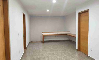 Da Vinci cumbres del Lago Juriquilla Preciosa casa en renta en condominio cotizado (casas diferentes diseño) 3 recamaras principal vestidor grande, 3 baños, sala de tv, sala comedor amplios con vista al jardín, cto. servicio y lavado, garage 3 autos,  vigilancia. 24 horas, salón usos múltiples, áreas verdes