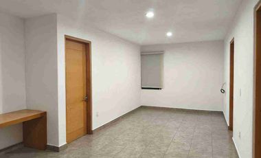 Da Vinci cumbres del Lago Juriquilla Preciosa casa en renta en condominio cotizado (casas diferentes diseño) 3 recamaras principal vestidor grande, 3 baños, sala de tv, sala comedor amplios con vista al jardín, cto. servicio y lavado, garage 3 autos,  vigilancia. 24 horas, salón usos múltiples, áreas verdes