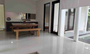 vila modern lingkungan tenang jimbaran kuta selatan