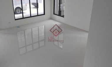 SH81 FOR SALE Brand New 4 Bedroom House & Lot in NSHA BF Homes Parañaque