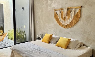 CASA de una planta. AMUEBLADA y con piscina