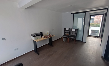 Se vende casa  sola 2 recamaras en Jardín Balbuena, Venustiano Carranza, CDMX 📍 Dirección:  Retorno 25 de la Avenida del Taller, Jardín Balbuena, Ven