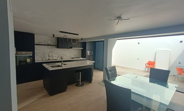 Se vende casa  sola 2 recamaras en Jardín Balbuena, Venustiano Carranza, CDMX 📍 Dirección:  Retorno 25 de la Avenida del Taller, Jardín Balbuena, Ven