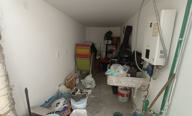 Se vende casa  sola 2 recamaras en Jardín Balbuena, Venustiano Carranza, CDMX 📍 Dirección:  Retorno 25 de la Avenida del Taller, Jardín Balbuena, Ven