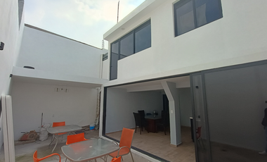 Se vende casa  sola 2 recamaras en Jardín Balbuena, Venustiano Carranza, CDMX 📍 Dirección:  Retorno 25 de la Avenida del Taller, Jardín Balbuena, Ven