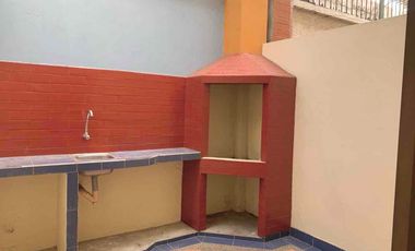 Eb Manta se vende casa de 3 dormitiorios. Sector Norte -  Urbanización Puerto Sol