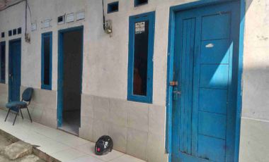 Rumah kontrakan 3 petak di Peusar Binong belakang taman Ubud Lippo Karawaci