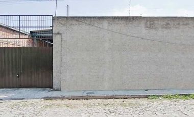 BODEGA DE 350m2 EN RENTA EN LA COLONIA LAS PINTITAS A 700 METROS DE LA CARRETERA A CHAPALA CERCA DEL AEROPUERTO