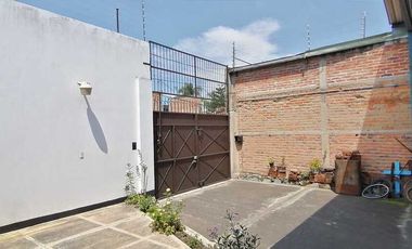 BODEGA DE 350m2 EN RENTA EN LA COLONIA LAS PINTITAS A 700 METROS DE LA CARRETERA A CHAPALA CERCA DEL AEROPUERTO