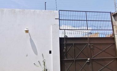 BODEGA DE 350m2 EN RENTA EN LA COLONIA LAS PINTITAS A 700 METROS DE LA CARRETERA A CHAPALA CERCA DEL AEROPUERTO