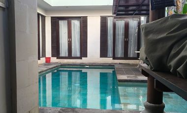 FOR RENT HUNIAN MINIMALIS 3 BR PRIVAT POOL LOCATION PREMIUM RENON