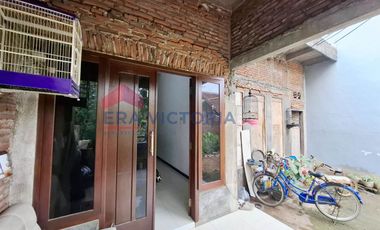 Rumah Nyaman 2 Lantai Ada Dak Atas, Akses Mudah ke Kampus UNKAMA & Wisata Bonderland