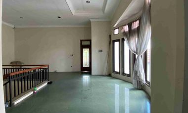 Rumah mewah 2 lantai kota Pontianak, Jl. serdam 2, Komp. Mutiara Alam