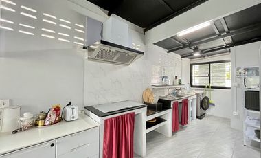 Elegant 5-Bedrooms, 4-Bathrooms Two-Storey Pool Villa near Ao Nang, Krabi