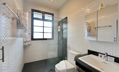 Elegant 5-Bedrooms, 4-Bathrooms Two-Storey Pool Villa near Ao Nang, Krabi