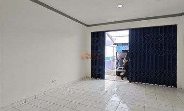 Disewakan Ruko Strategis Dekat ITC Roxy, Tomang, Cideng, Stasiun Tanah Abang, Pasar Tanah Abang RS Tarakan Jakarta Ideal untuk Kantor atau Klinik.