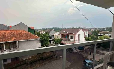 Dijual Cepat Rumah Mewah 3 Lantai di Perumahan Cinere Hill Town House