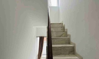 Dijual Cepat Rumah Mewah 3 Lantai di Perumahan Cinere Hill Town House