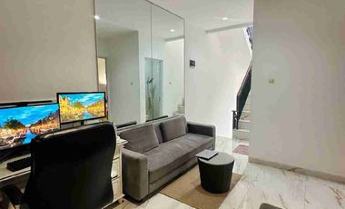 Dijual Cepat Rumah Mewah 3 Lantai di Perumahan Cinere Hill Town House