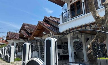 Rumah Classic tanah luas Siap Huni di tengah kota Sumedang