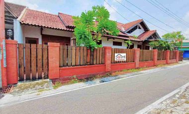 Rumah Semi Etnik Dekat ke Pasar Nusukan