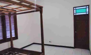 Rumah Semi Etnik Dekat ke Pasar Nusukan