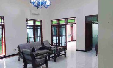 Rumah Semi Etnik Dekat ke Pasar Nusukan