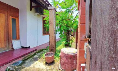 Rumah Semi Etnik Dekat ke Pasar Nusukan