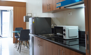 1 Bedroom with Balcony for Rent in Unit Red Residences in Makati City