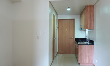 1 Bedroom with Balcony for Rent in Unit Red Residences in Makati City