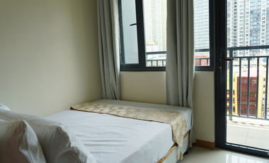 1 Bedroom with Balcony for Rent in Unit Red Residences in Makati City