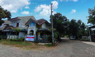 For Sale – Two-Storey Corner House on 170 m² Land in a Cluster, Cirebon City