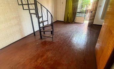 Casa Ampliada y Regularizada en Villa Los Héroes, Maipú.