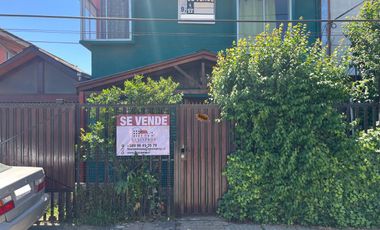 Casa Ampliada y Regularizada en Villa Los Héroes, Maipú.