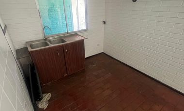 Casa Ampliada y Regularizada en Villa Los Héroes, Maipú.