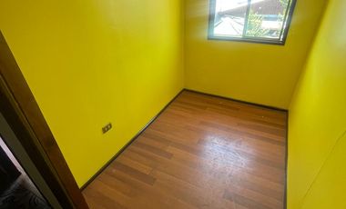 Casa Ampliada y Regularizada en Villa Los Héroes, Maipú.